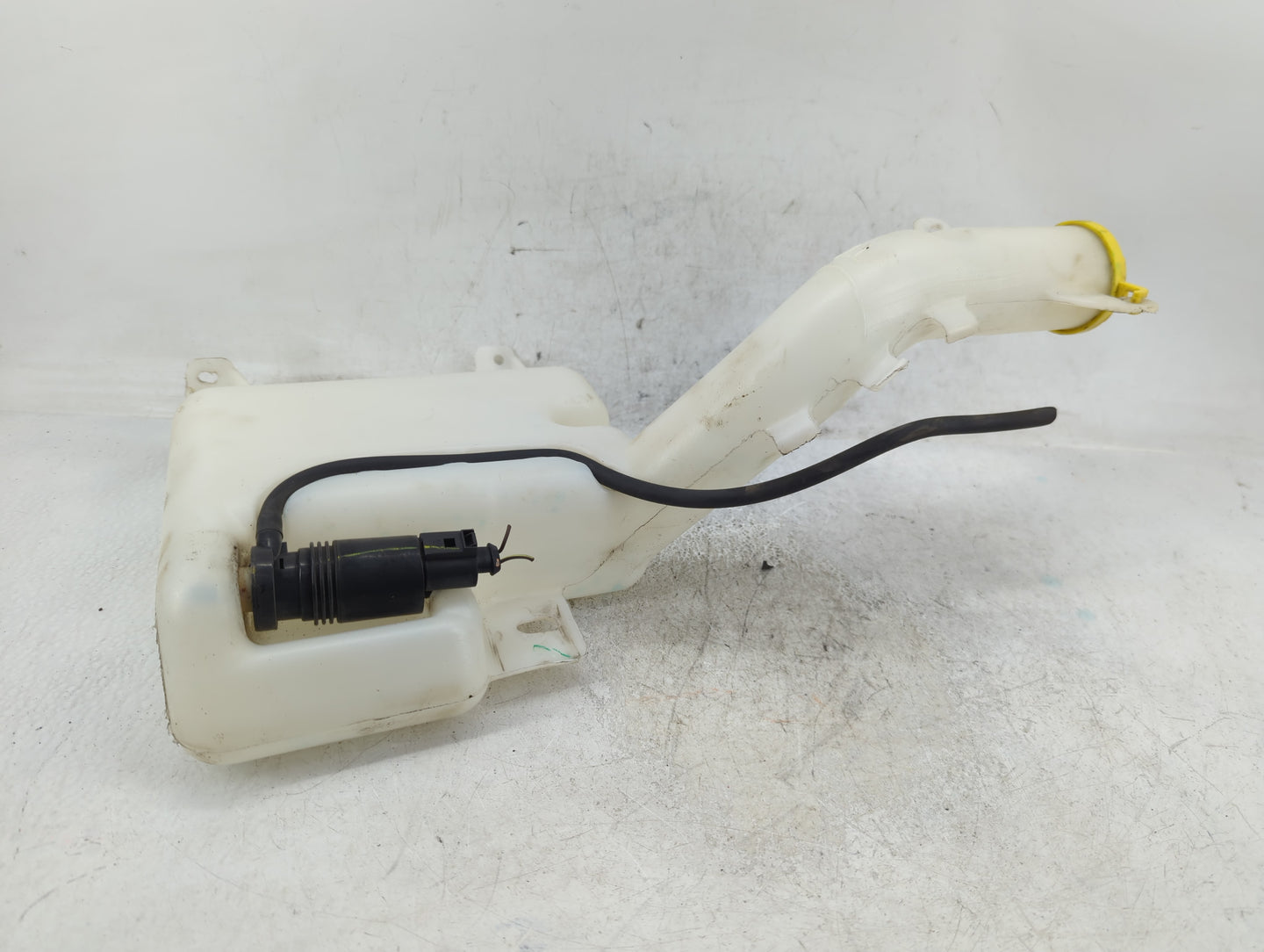 2011-2014 Dodge Avenger Windshield Washer Fluid Reservoir Bottle Oem - Oemusedautoparts1.com