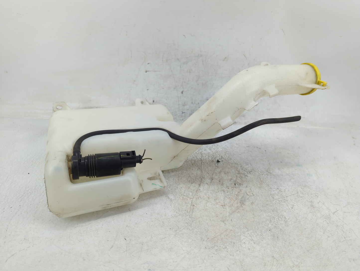 2011-2014 Dodge Avenger Windshield Washer Fluid Reservoir Bottle Oem - Oemusedautoparts1.com