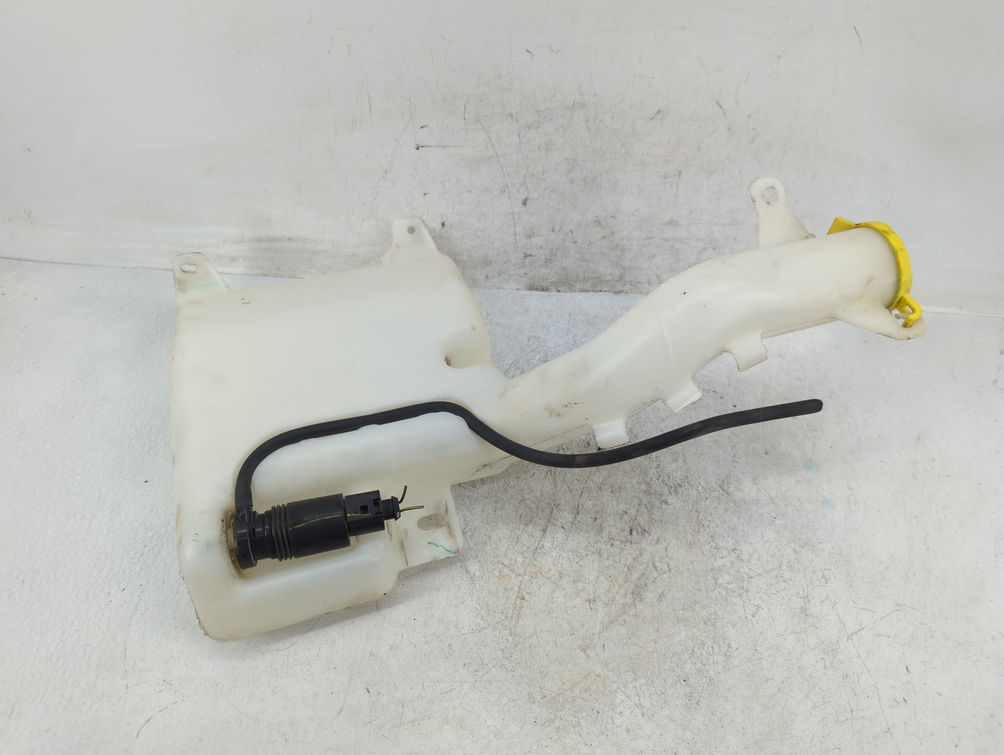 2011-2014 Dodge Avenger Windshield Washer Fluid Reservoir Bottle Oem - Oemusedautoparts1.com