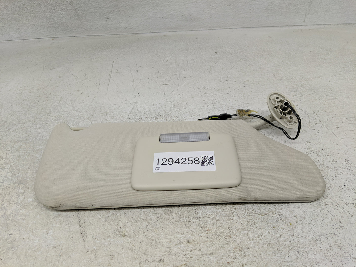 2011-2014 Dodge Avenger Sun Visor Shade Replacement Passenger Right Mirror Fits Fits 2011 2012 2013 2014 OEM Used Auto Parts
