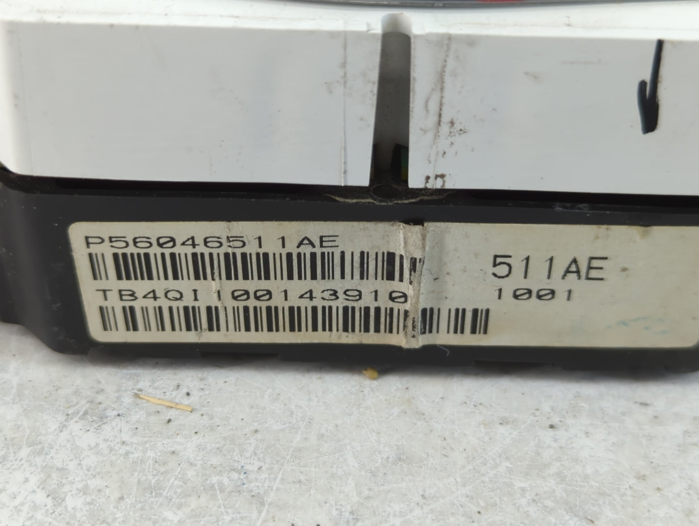 2011-2014 Dodge Avenger Instrument Cluster Speedometer Gauges P/N:P56046511AE Fits Fits 2011 2012 2013 2014 OEM Used Auto Pa