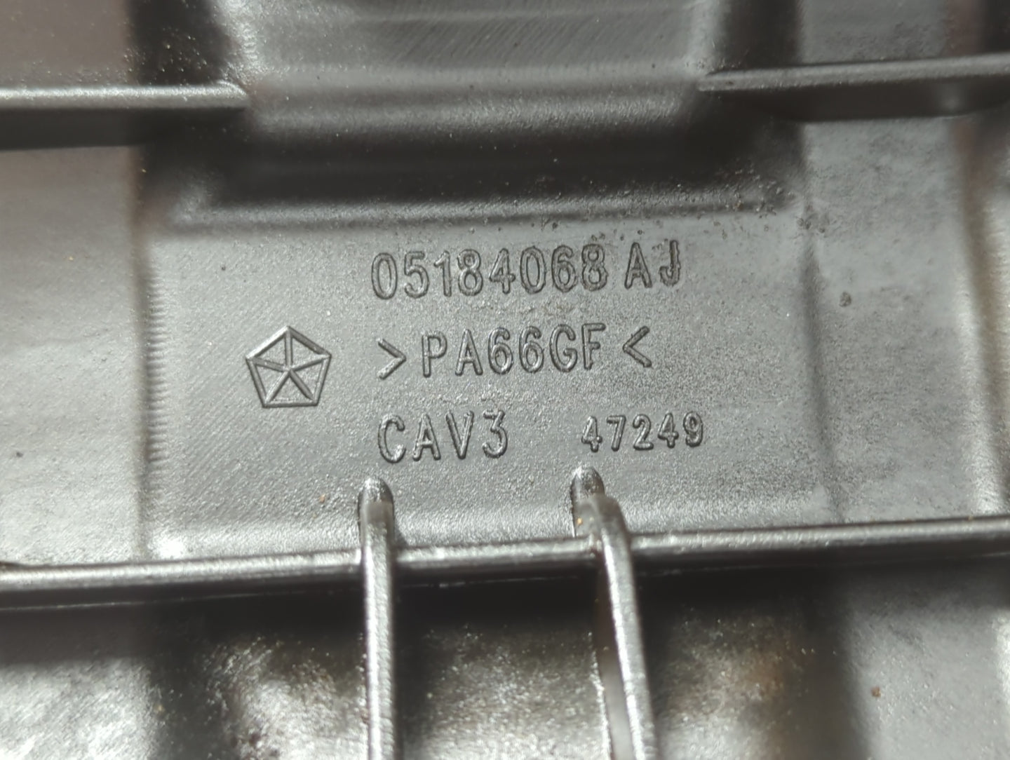 2011 Dodge Avenger Driver Left Cylinder Head Valve Cover P/N:05184068 AJ Fits OEM Used Auto Parts - Oemusedautoparts1.com