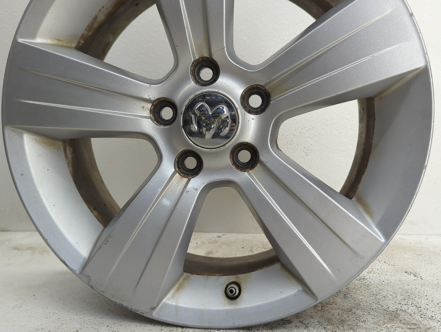 2010-2012 Dodge Caliber Oem Wheel Rim 1034837 - Oemusedautoparts1.com