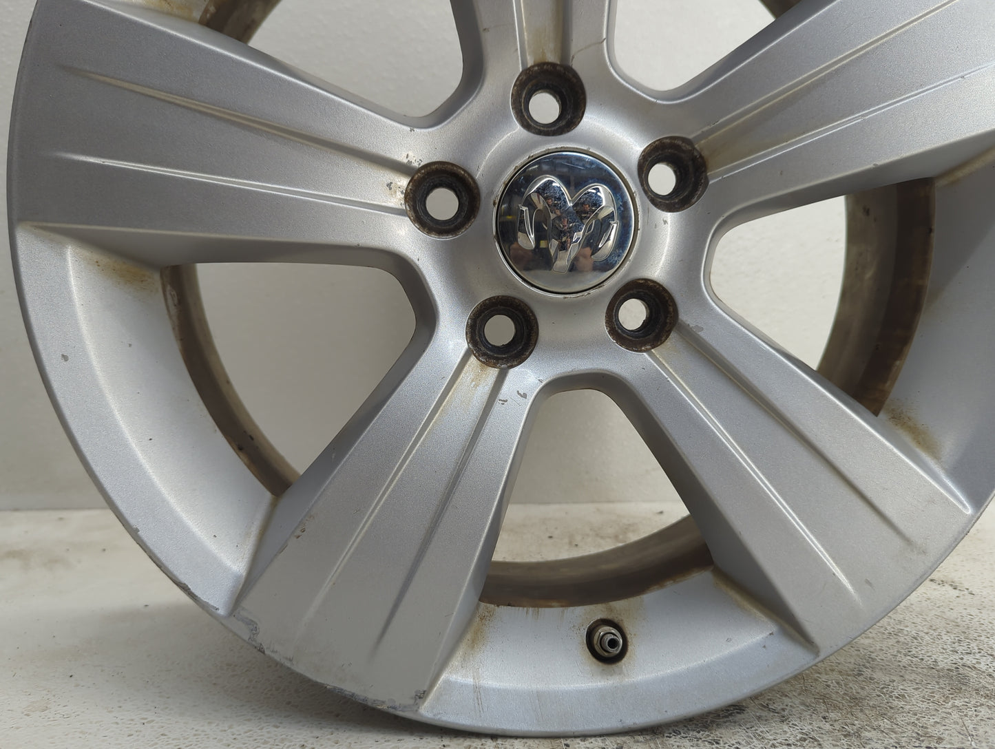 2010-2012 Dodge Caliber Oem Wheel Rim 1034837 - Oemusedautoparts1.com