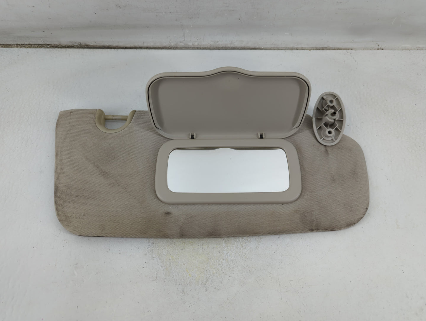 2009-2012 Dodge Caliber Sun Visor Shade Replacement Passenger Right Mirror Fits Fits 2009 2010 2011 2012 OEM Used Auto Parts