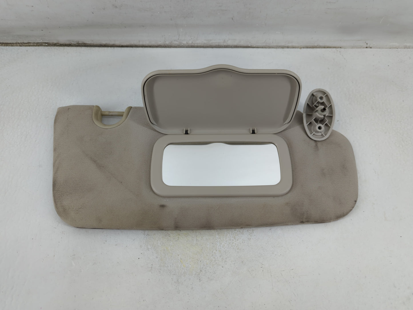 2009-2012 Dodge Caliber Sun Visor Shade Replacement Passenger Right Mirror Fits Fits 2009 2010 2011 2012 OEM Used Auto Parts