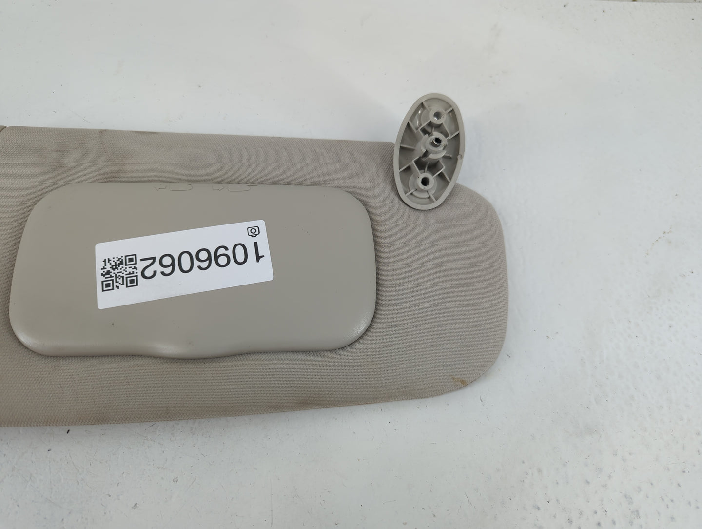 2009-2012 Dodge Caliber Sun Visor Shade Replacement Passenger Right Mirror Fits Fits 2009 2010 2011 2012 OEM Used Auto Parts