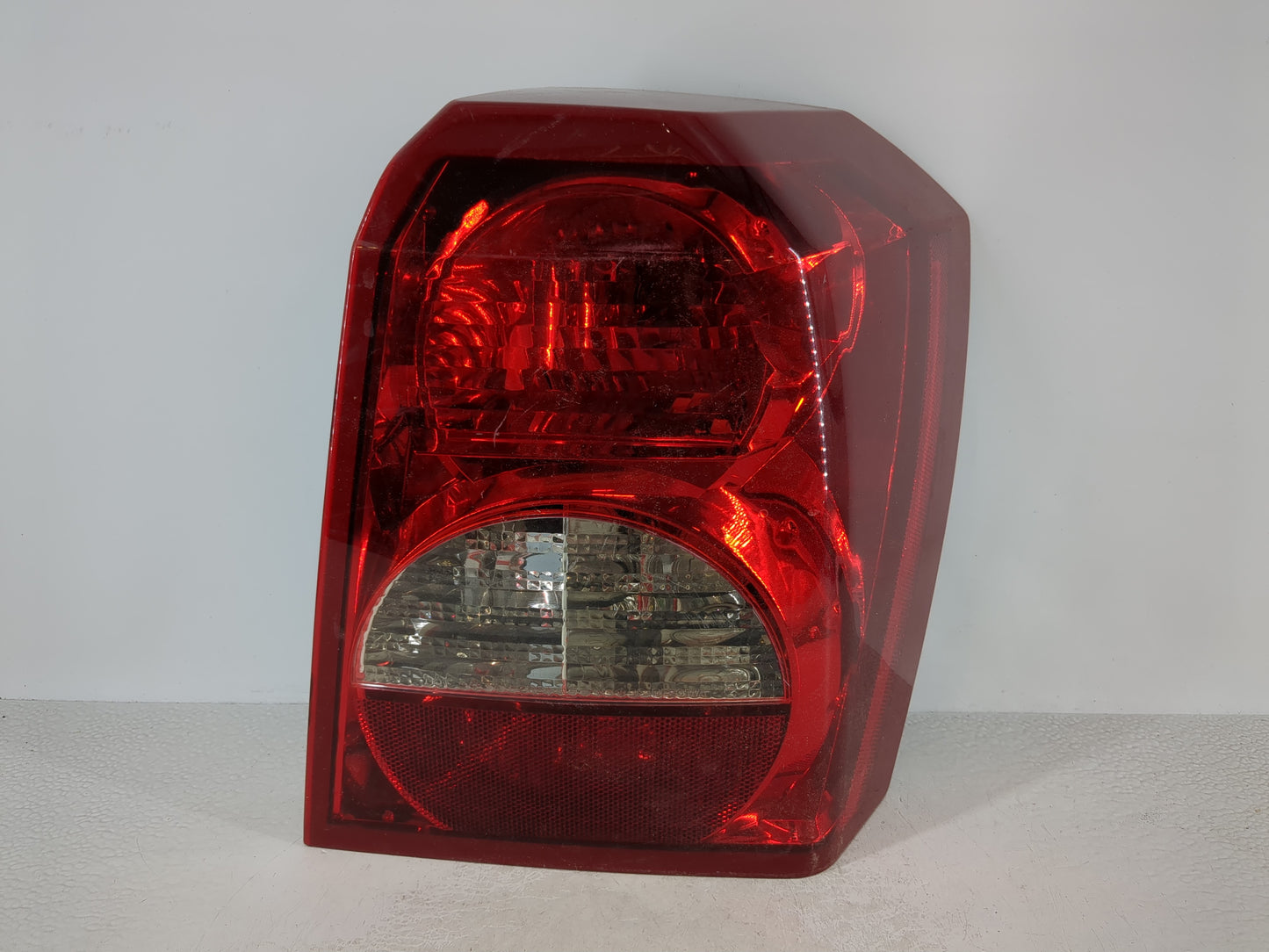 2008-2012 Dodge Caliber Tail Light Assembly Passenger Right OEM P/N:05303880 05303752 Fits Fits 2008 2009 2010 2011 2012 OEM