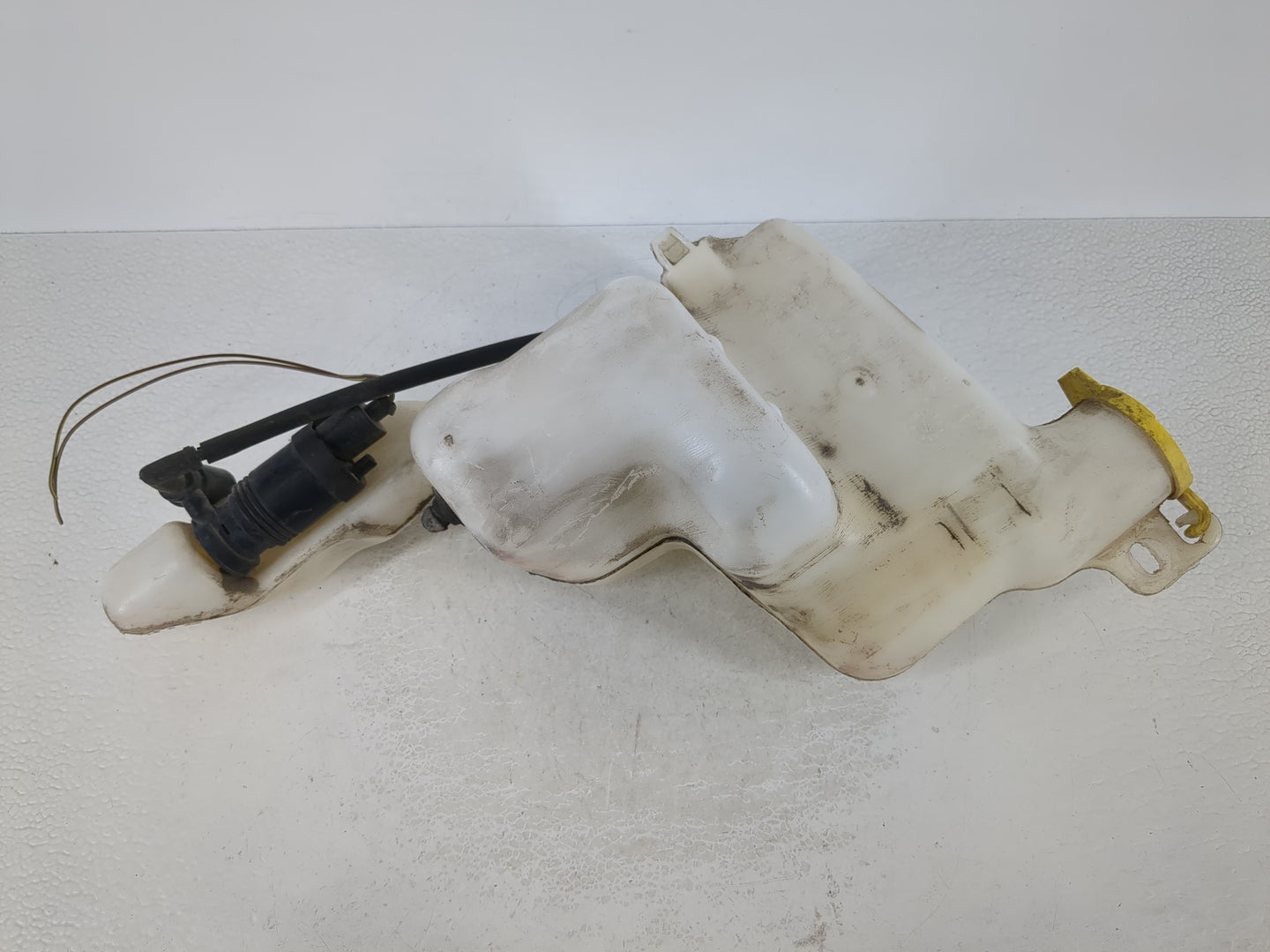 2007-2012 Dodge Caliber Windshield Washer Fluid Reservoir Bottle Oem - Oemusedautoparts1.com