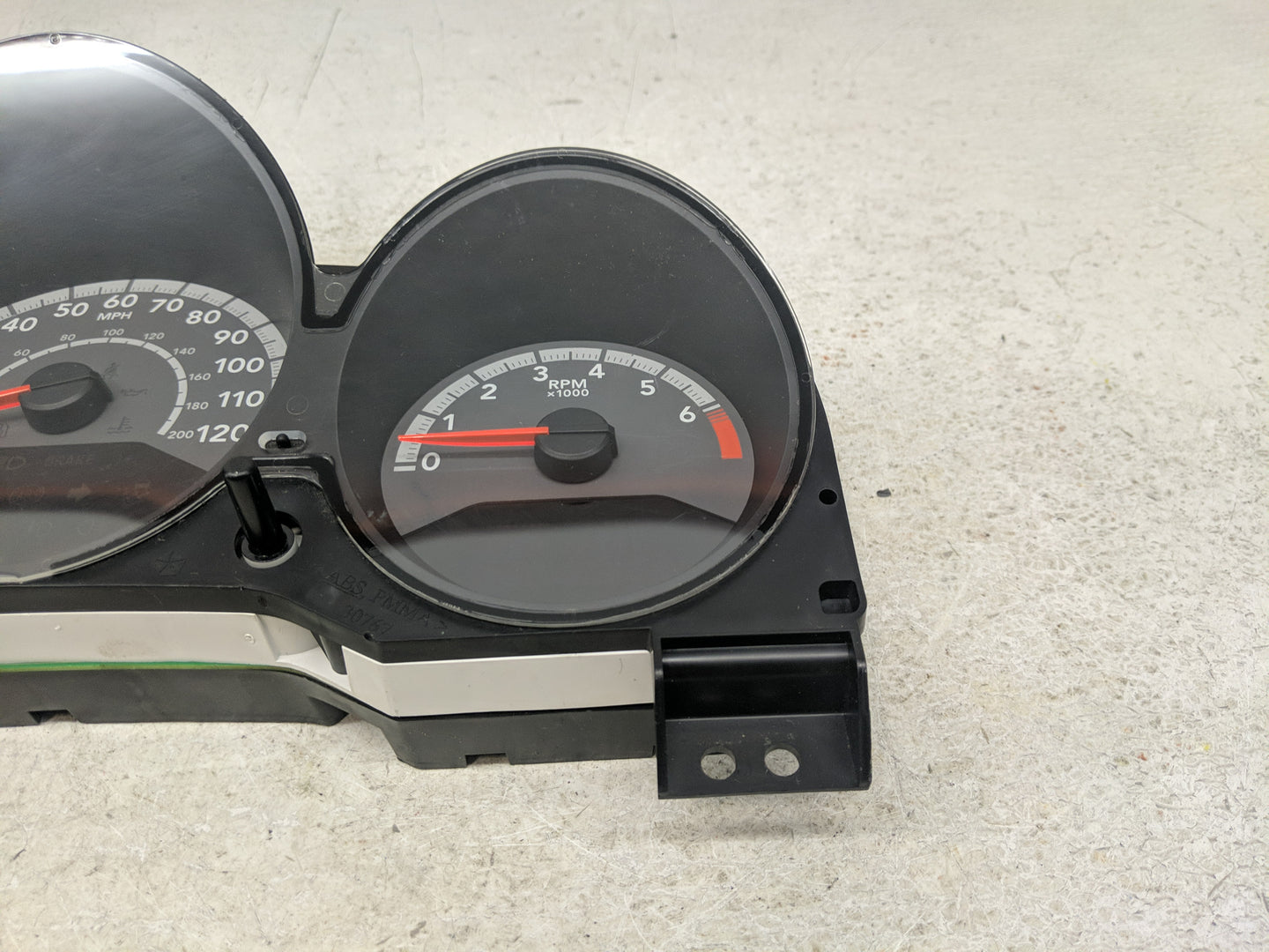 2011-2012 Dodge Caliber Instrument Cluster Speedometer Gauges P/N:P68087323AB Fits Fits 2011 2012 OEM Used Auto Parts - Oemu