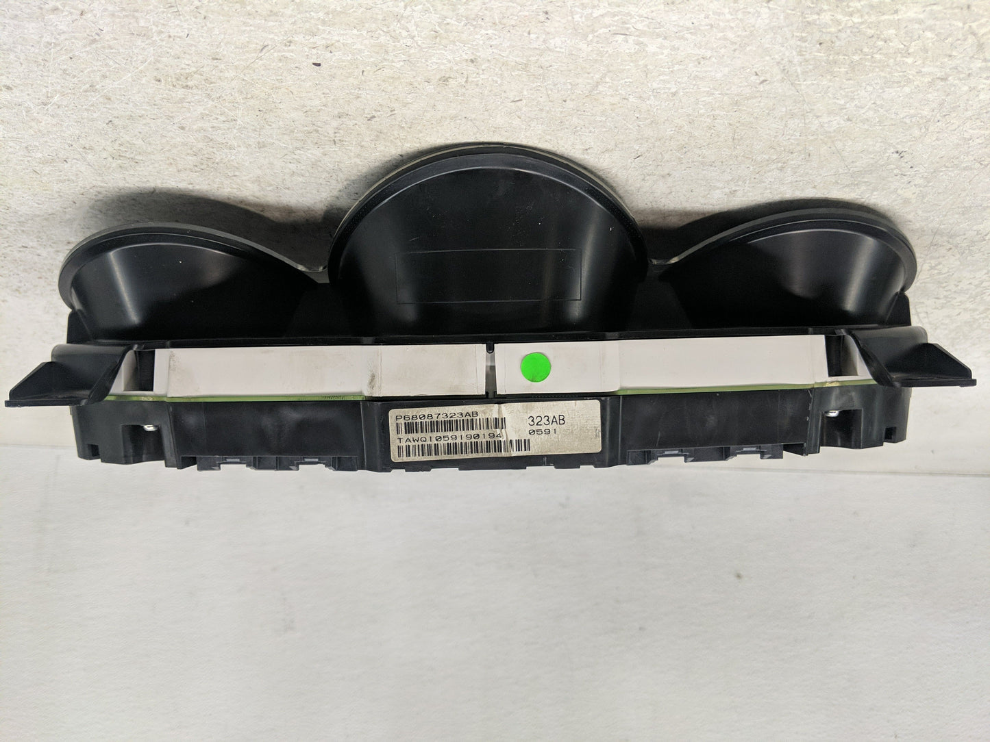 2011-2012 Dodge Caliber Instrument Cluster Speedometer Gauges P/N:P68087323AB Fits Fits 2011 2012 OEM Used Auto Parts - Oemu