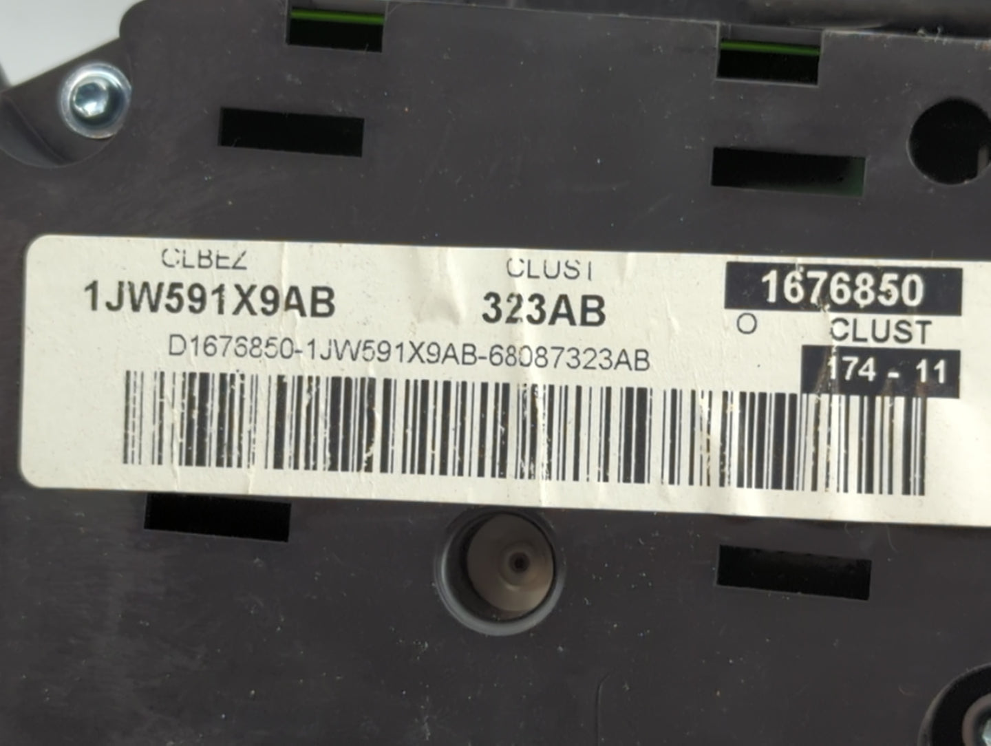 2011-2012 Dodge Caliber Instrument Cluster Speedometer Gauges P/N:68087323AB Fits Fits 2011 2012 OEM Used Auto Parts - Oemus