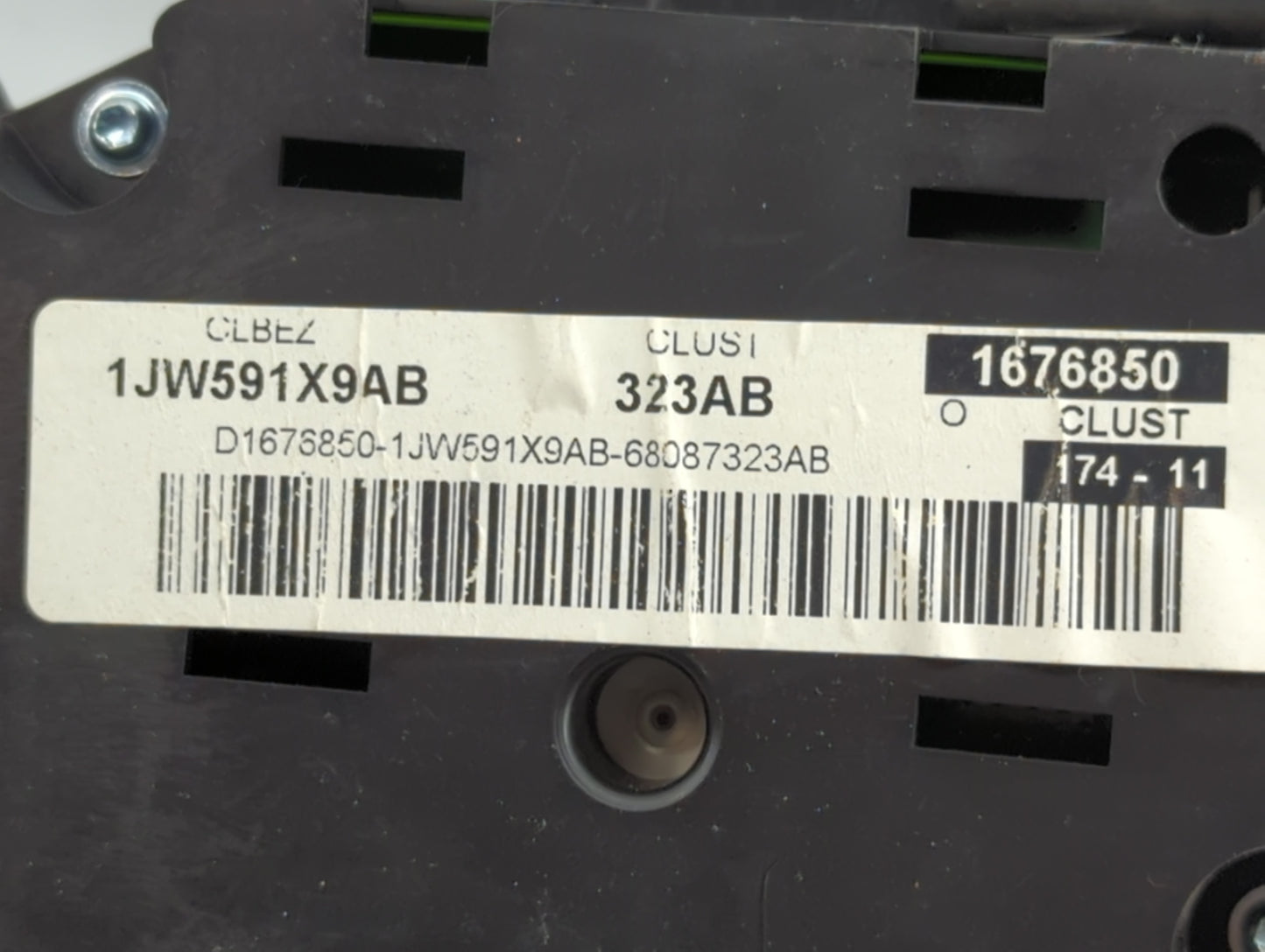 2011-2012 Dodge Caliber Instrument Cluster Speedometer Gauges P/N:68087323AB Fits Fits 2011 2012 OEM Used Auto Parts - Oemus