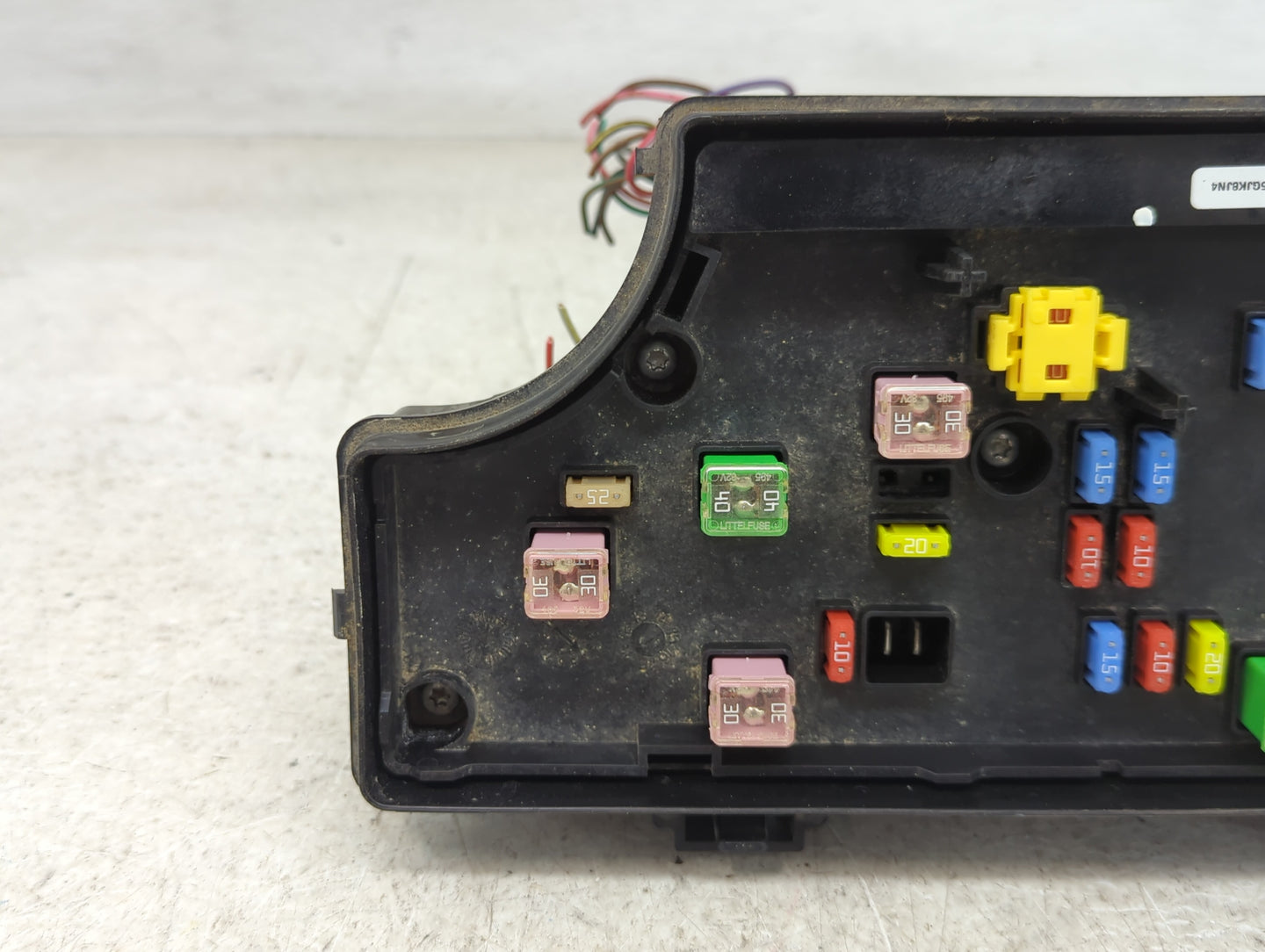 2010-2012 Dodge Caliber Fusebox Fuse Box Relay Module Tipm P04692555ac - Oemusedautoparts1.com