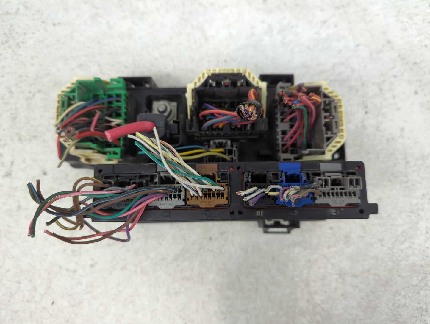 2010-2012 Dodge Caliber Fusebox Fuse Box Relay Module Tipm P04692555ac - Oemusedautoparts1.com