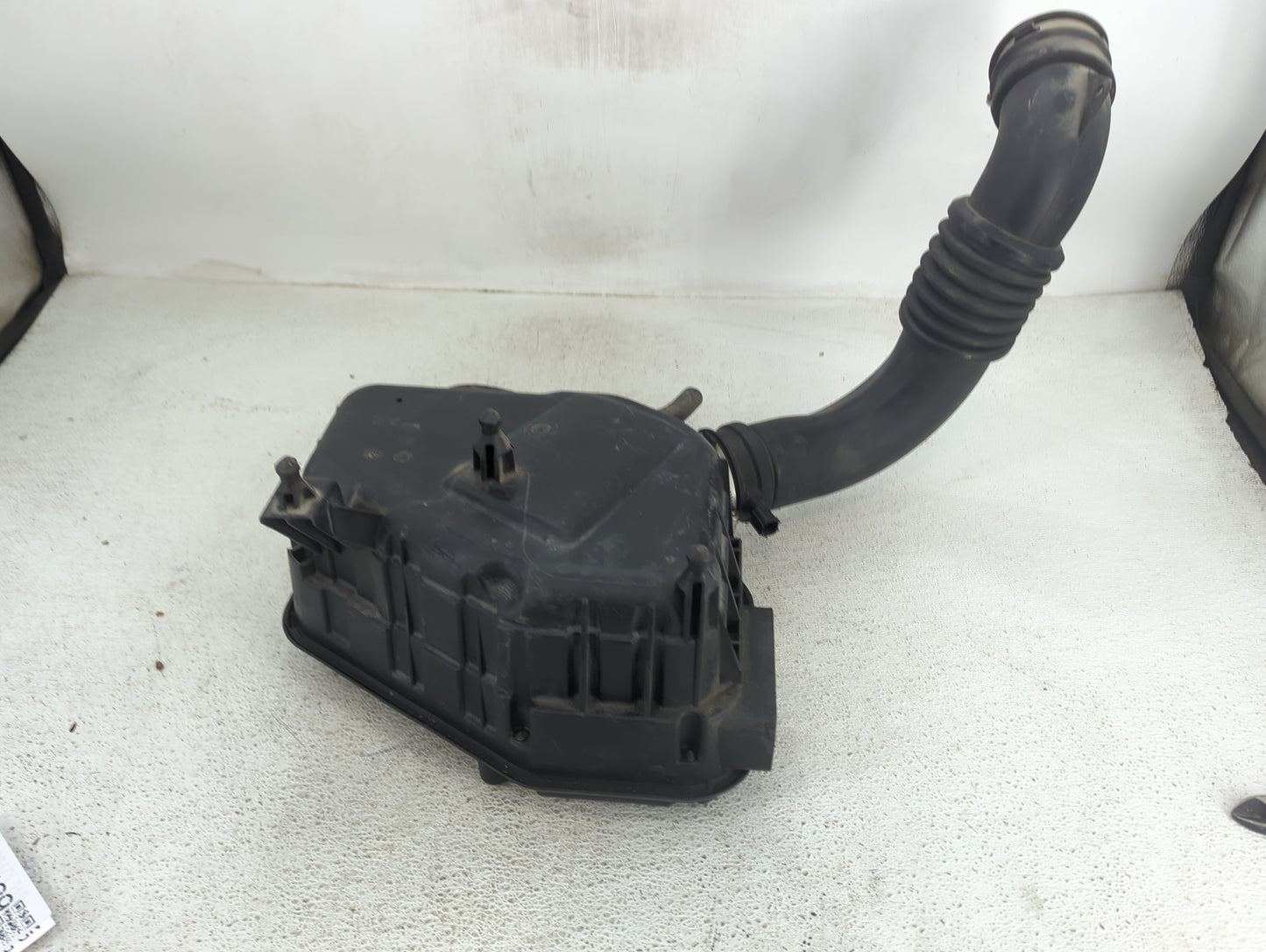 2011-2012 Dodge Caliber Air Cleaner Intake-duct Hose Tube 1495355 - Oemusedautoparts1.com