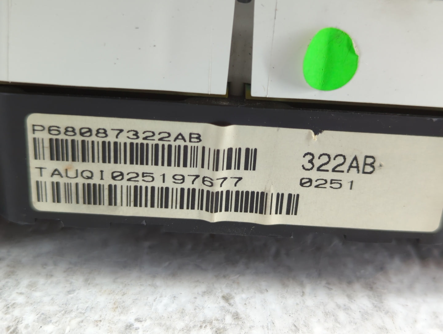 2011-2012 Dodge Caliber Instrument Cluster Speedometer Gauges P/N:P68087322AB Fits Fits 2011 2012 OEM Used Auto Parts - Oemu