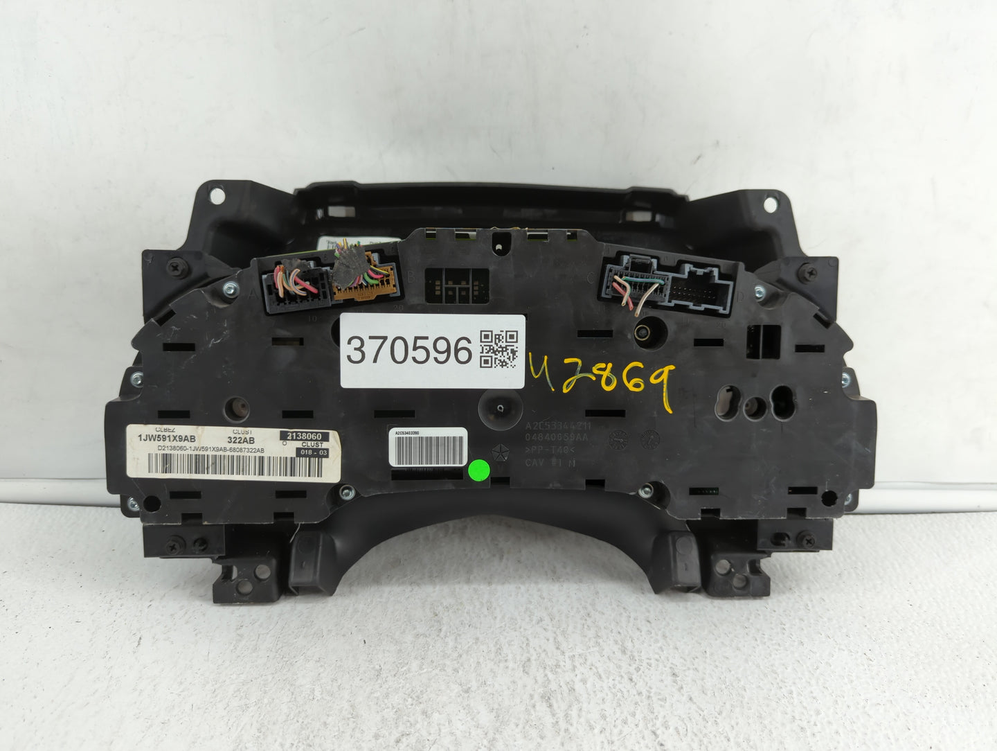 2011-2012 Dodge Caliber Instrument Cluster Speedometer Gauges P/N:P68087322AB Fits Fits 2011 2012 OEM Used Auto Parts - Oemu