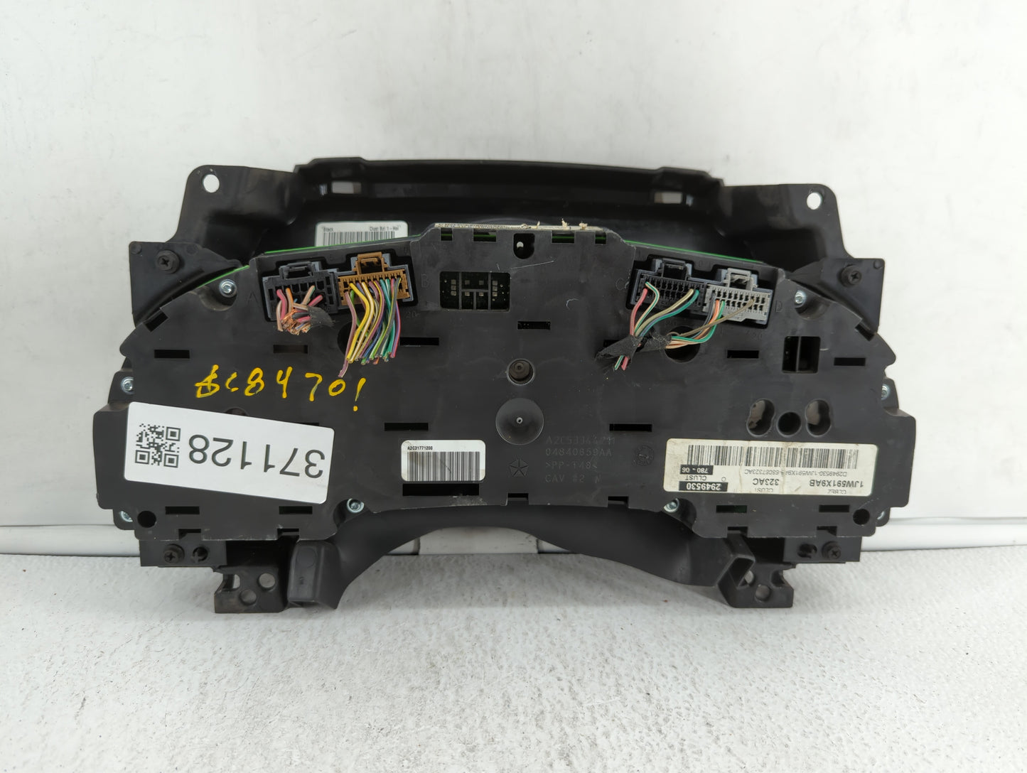 2011-2012 Dodge Caliber Instrument Cluster Speedometer Gauges P/N:P68087323AC Fits Fits 2011 2012 OEM Used Auto Parts - Oemu