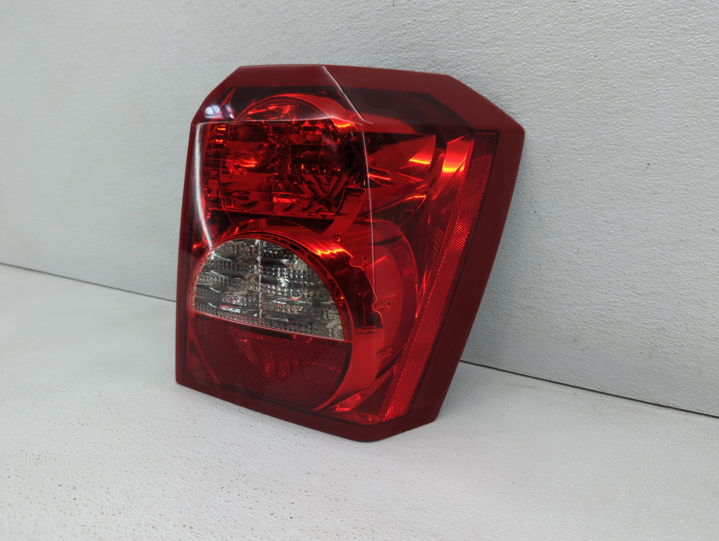 2008-2012 Dodge Caliber Tail Light Assembly Passenger Right OEM P/N:05303880AH 05160360AA Fits Fits 2008 2009 2010 2011 2012