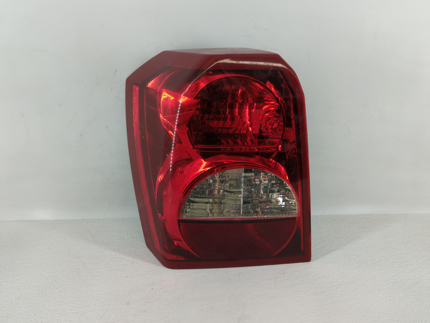 2008-2012 Dodge Caliber Tail Light Assembly Driver Left OEM P/N:5303881 AH 05303753 AH Fits Fits 2008 2009 2010 2011 2012 OE