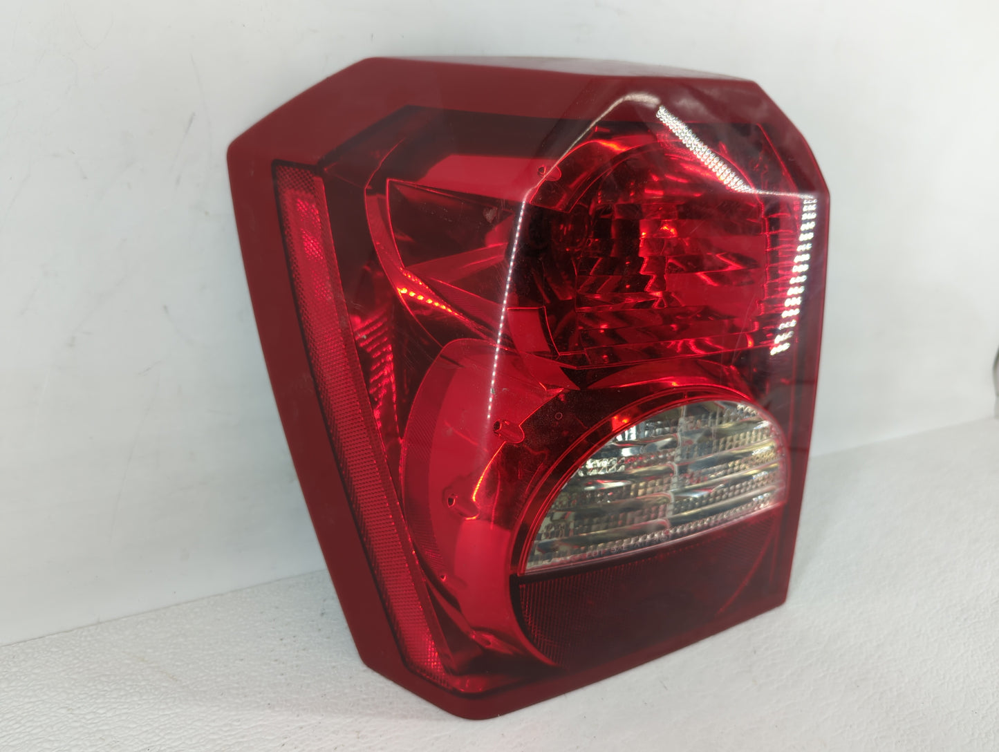 2008-2012 Dodge Caliber Tail Light Assembly Driver Left OEM P/N:5303881 AH 05303753 AH Fits Fits 2008 2009 2010 2011 2012 OE