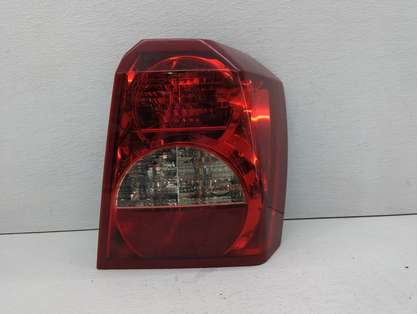 2008-2012 Dodge Caliber Tail Light Assembly Passenger Right OEM P/N:320264 B 05303752AH Fits Fits 2008 2009 2010 2011 2012 O