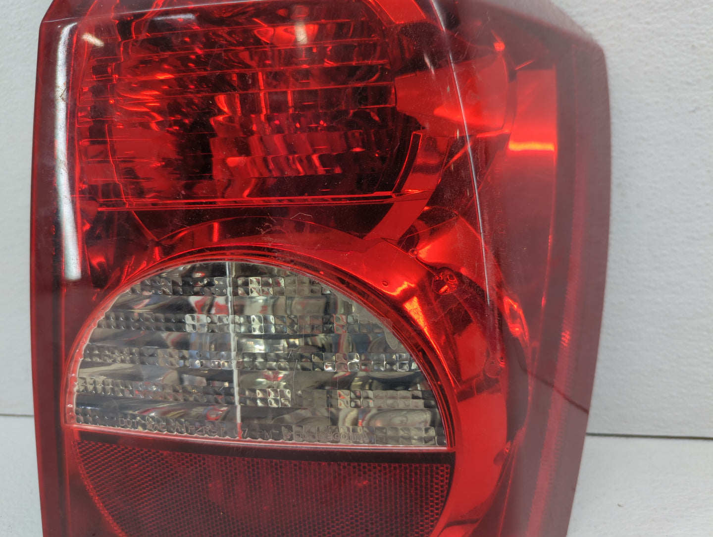 2008-2012 Dodge Caliber Tail Light Assembly Passenger Right OEM P/N:320264 B 05303752AH Fits Fits 2008 2009 2010 2011 2012 O