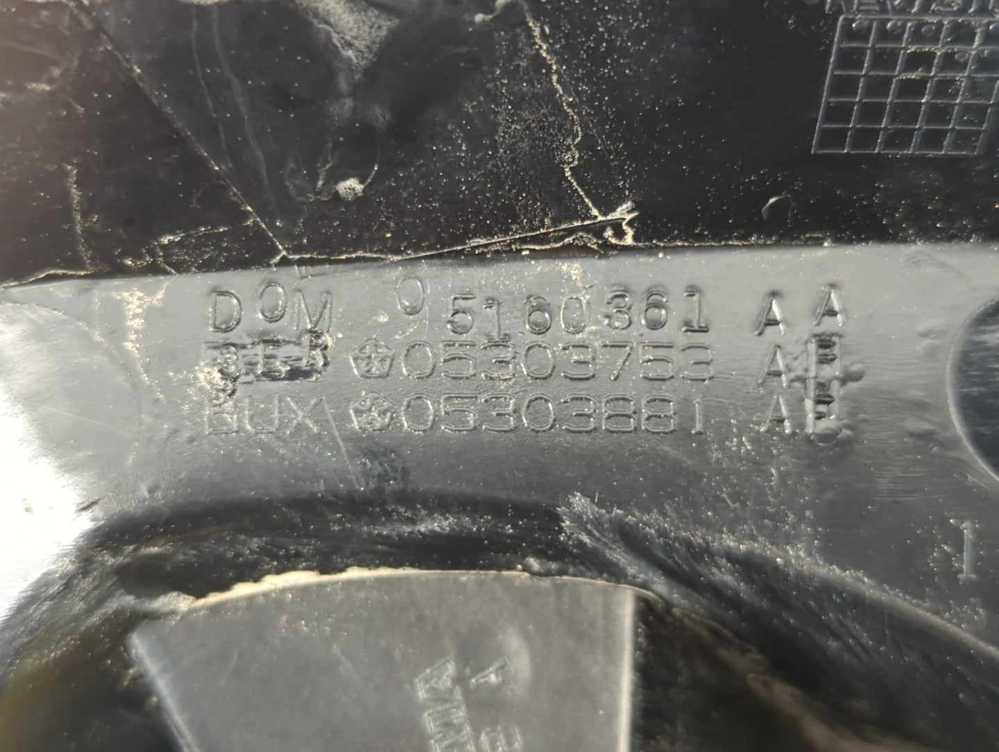 2008-2012 Dodge Caliber Tail Light Assembly Driver Left OEM P/N:5160361 AA 5303881 AH Fits Fits 2008 2009 2010 2011 2012 OEM