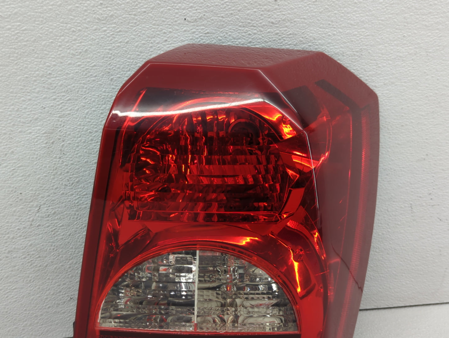 2008-2012 Dodge Caliber Tail Light Assembly Passenger Right OEM P/N:P05160360AA Fits Fits 2008 2009 2010 2011 2012 OEM Used 