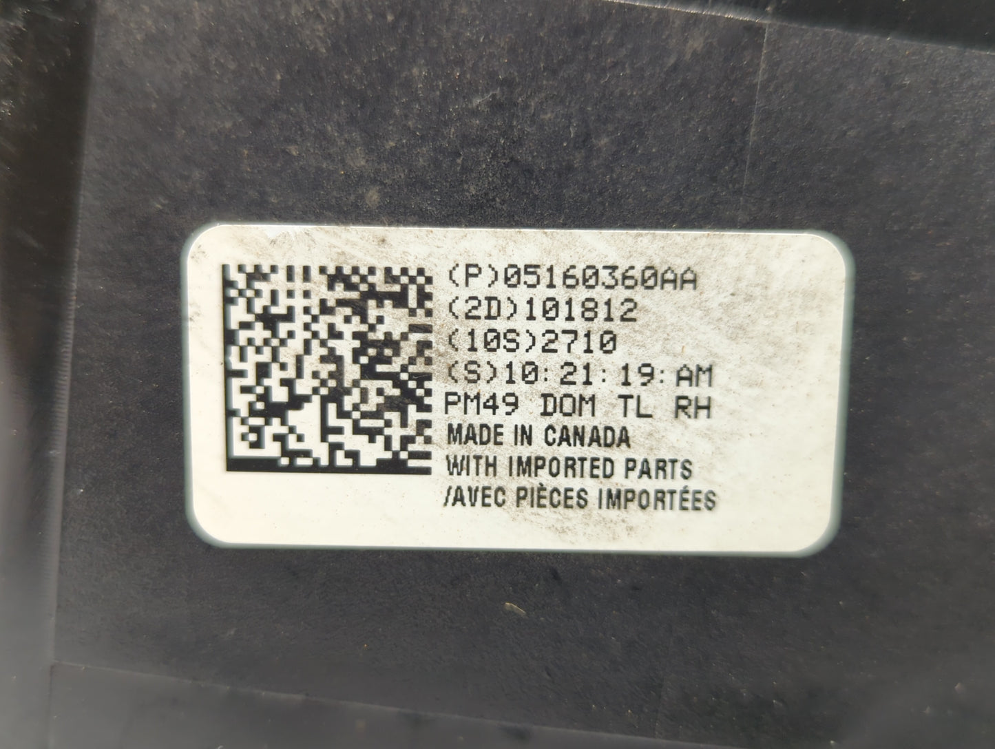 2008-2012 Dodge Caliber Tail Light Assembly Passenger Right OEM P/N:P05160360AA Fits Fits 2008 2009 2010 2011 2012 OEM Used 