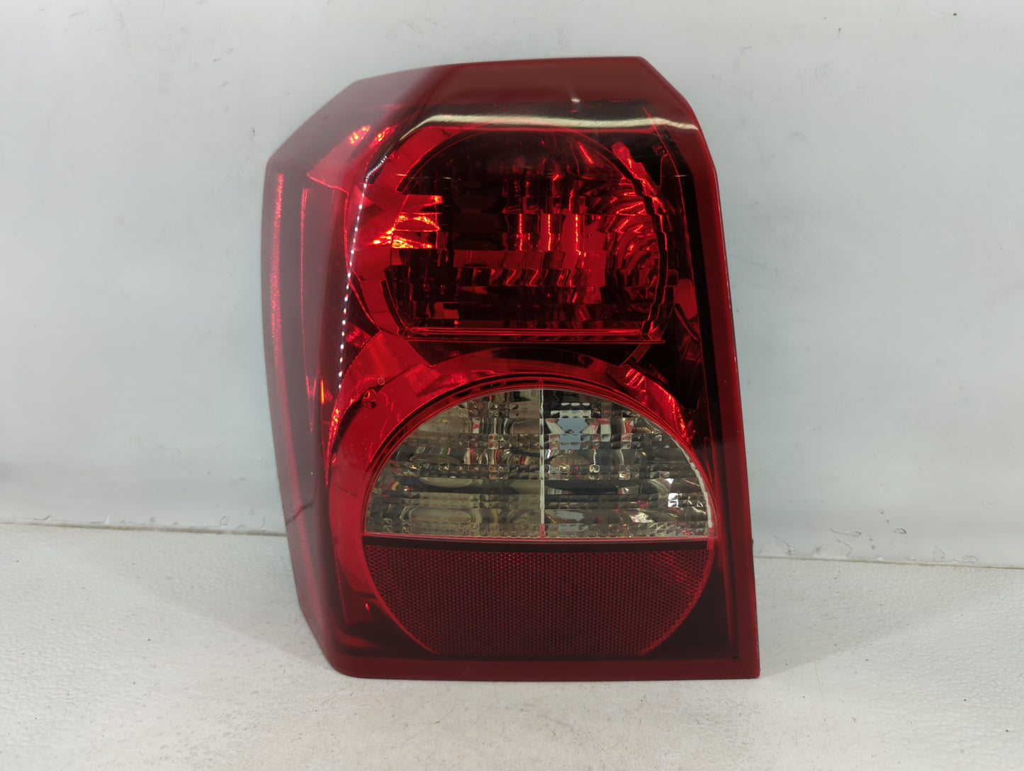 2008-2012 Dodge Caliber Tail Light Assembly Driver Left OEM P/N:5160361AA 05303753AH Fits Fits 2008 2009 2010 2011 2012 OEM 