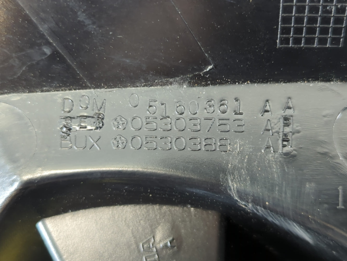 2008-2012 Dodge Caliber Tail Light Assembly Driver Left OEM P/N:5160361AA 05303753AH Fits Fits 2008 2009 2010 2011 2012 OEM 