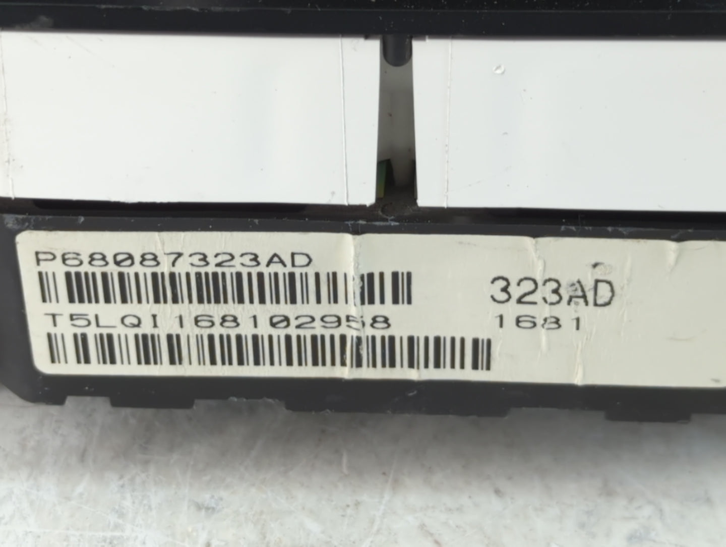2011-2012 Dodge Caliber Instrument Cluster Speedometer Gauges P/N:P68087323AD Fits Fits 2011 2012 OEM Used Auto Parts - Oemu