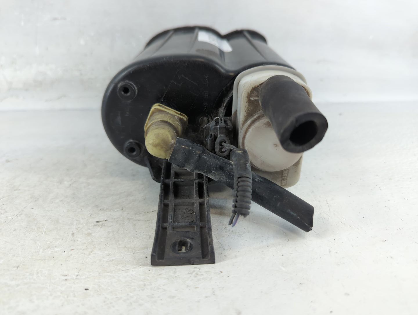 2011 Dodge Caliber Fuel Vapor Charcoal Canister - Oemusedautoparts1.com