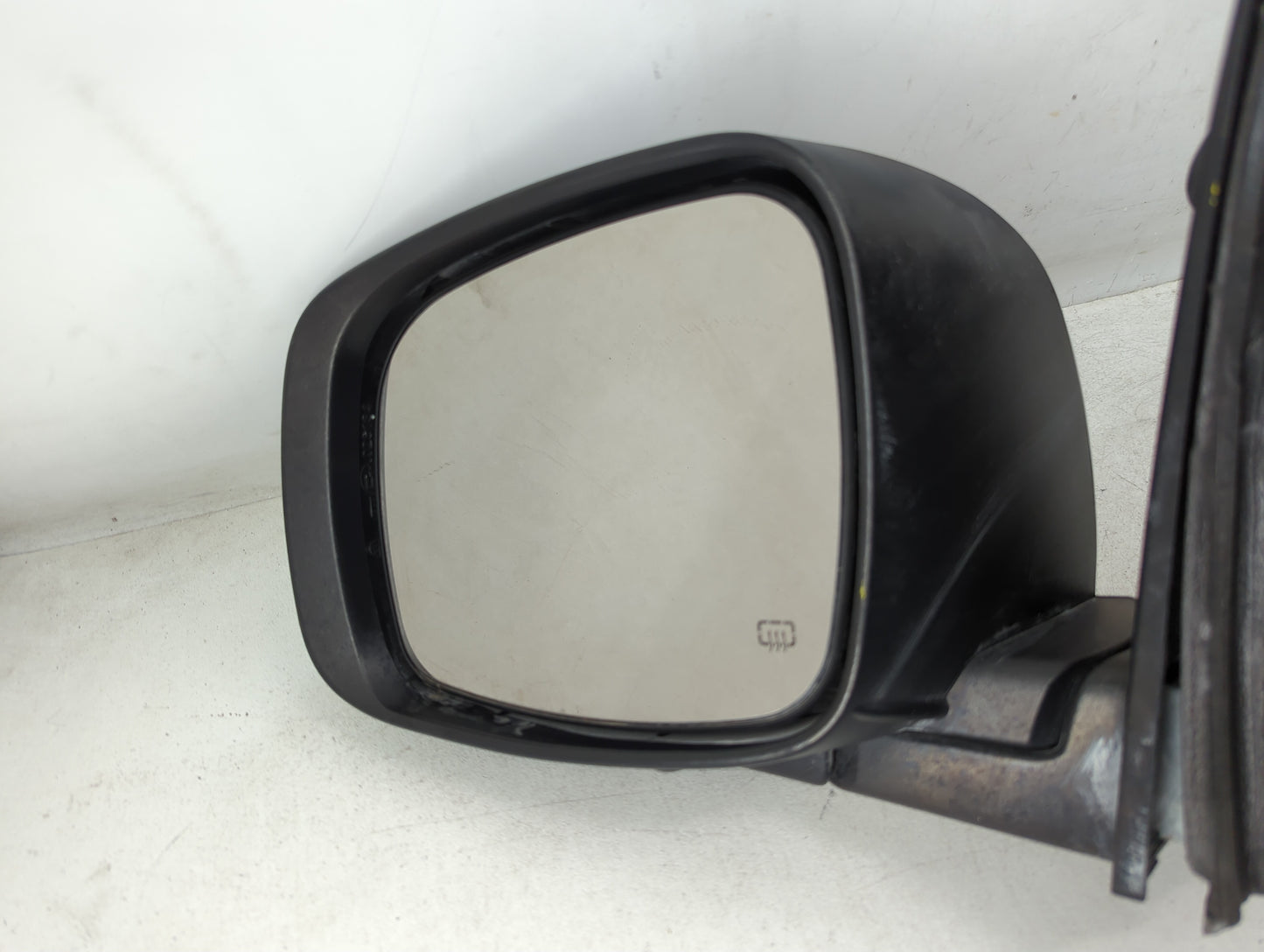 2011 Dodge Caravan Driver Side View Mirror - Left Door Mirror OEM Used - Oemusedautoparts1.com