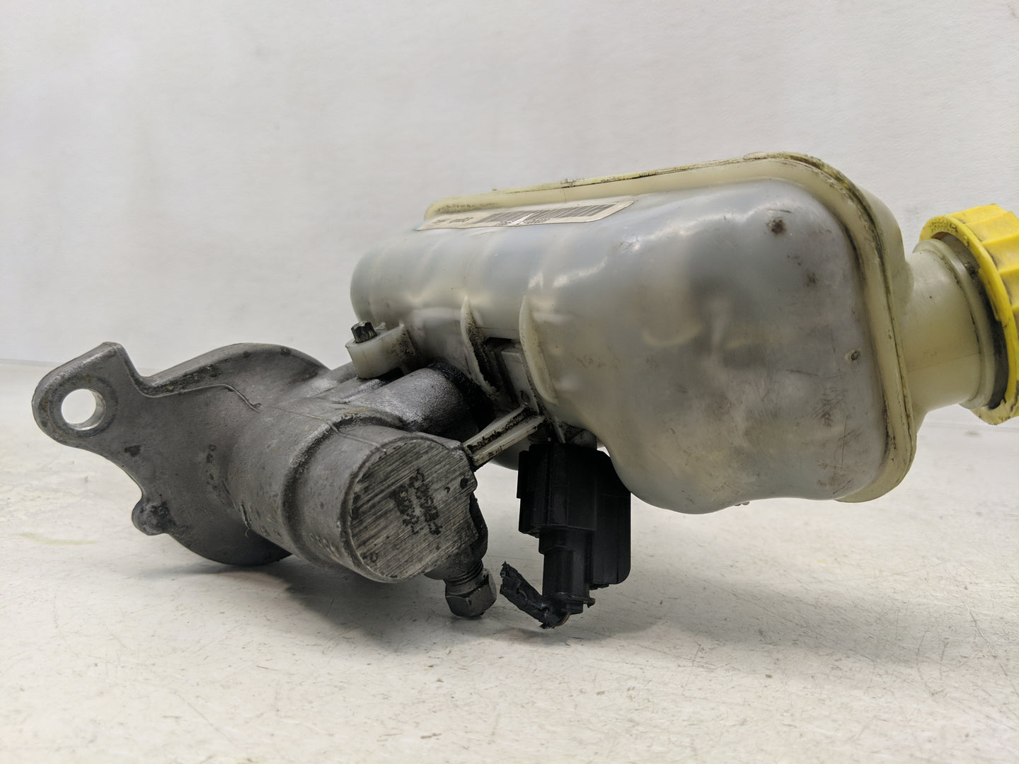 Dodge Caravan Brake Master Cylinder 1312100 - Oemusedautoparts1.com
