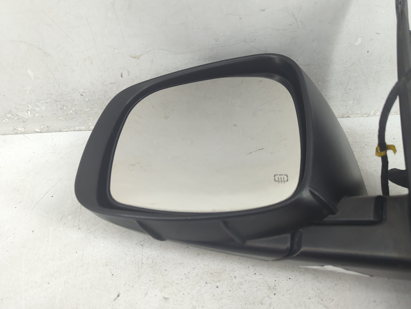 2011 Dodge Caravan Driver Side View Mirror - Left Door Mirror OEM Used - Oemusedautoparts1.com