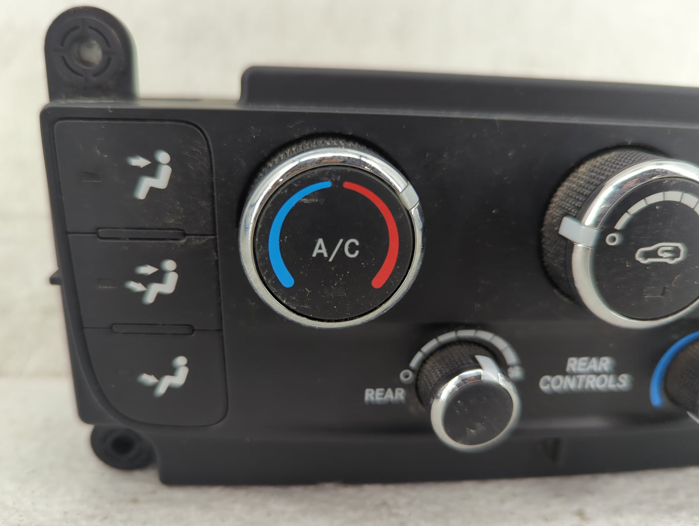 2011 Dodge Caravan Climate Control Module Temperature AC/Heater Replacement P/N:P55111240AB Fits OEM Used Auto Parts - Oemus