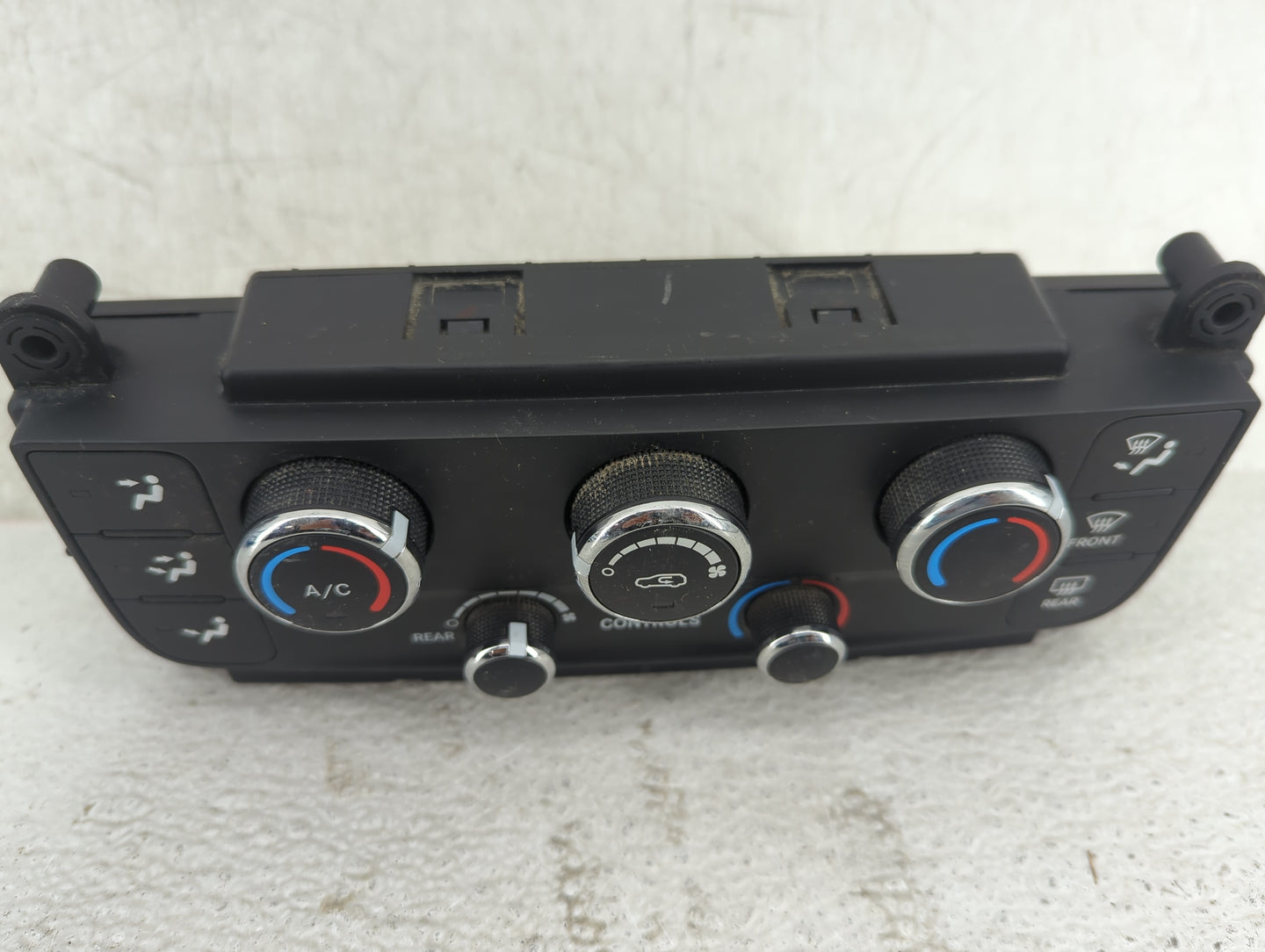2011 Dodge Caravan Climate Control Module Temperature AC/Heater Replacement P/N:P55111240AB Fits OEM Used Auto Parts - Oemus
