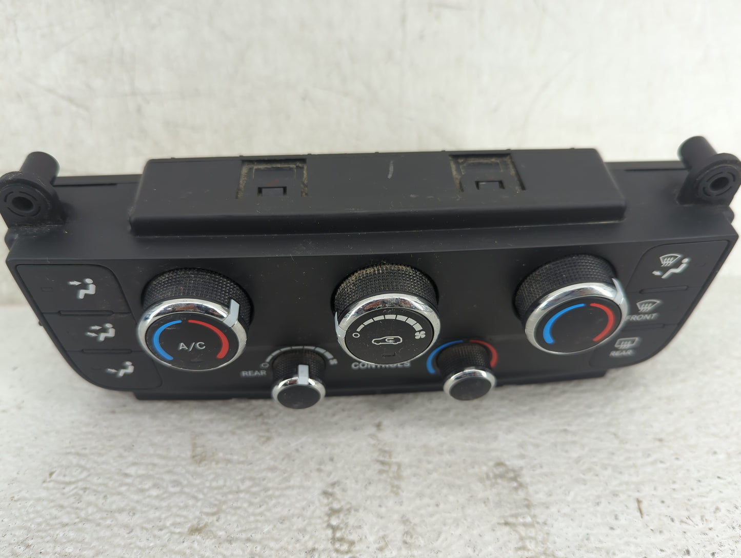 2011 Dodge Caravan Climate Control Module Temperature AC/Heater Replacement P/N:P55111240AB Fits OEM Used Auto Parts - Oemus