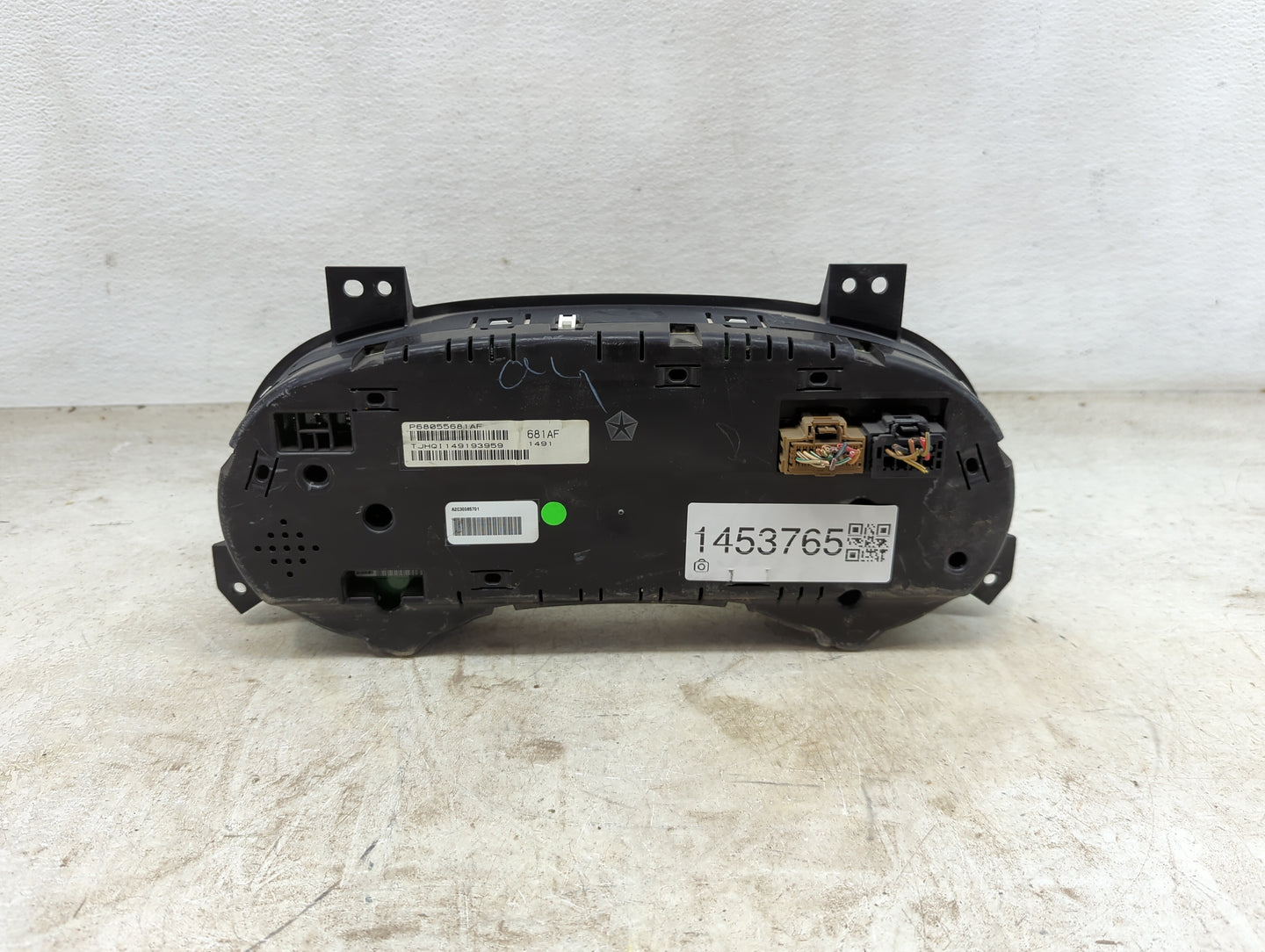 2011 Dodge Caravan Speedometer Instrument Cluster Gauges - Oemusedautoparts1.com