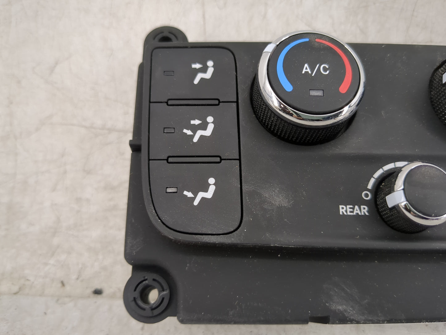 2011 Dodge Caravan Climate Control Module Temperature AC/Heater Replacement P/N:P55111240AC Fits OEM Used Auto Parts - Oemus
