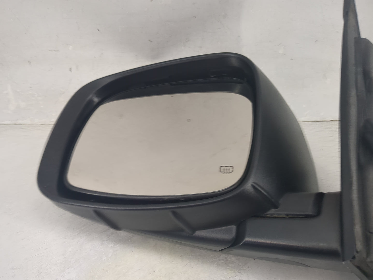 2011 Dodge Caravan Driver Side View Mirror - Left Door Mirror OEM Used - Oemusedautoparts1.com