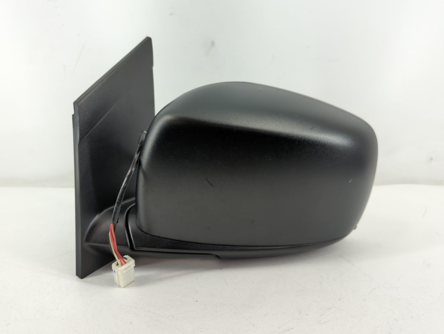 2011 Dodge Caravan Driver Side View Mirror - Left Door Mirror OEM Used - Oemusedautoparts1.com