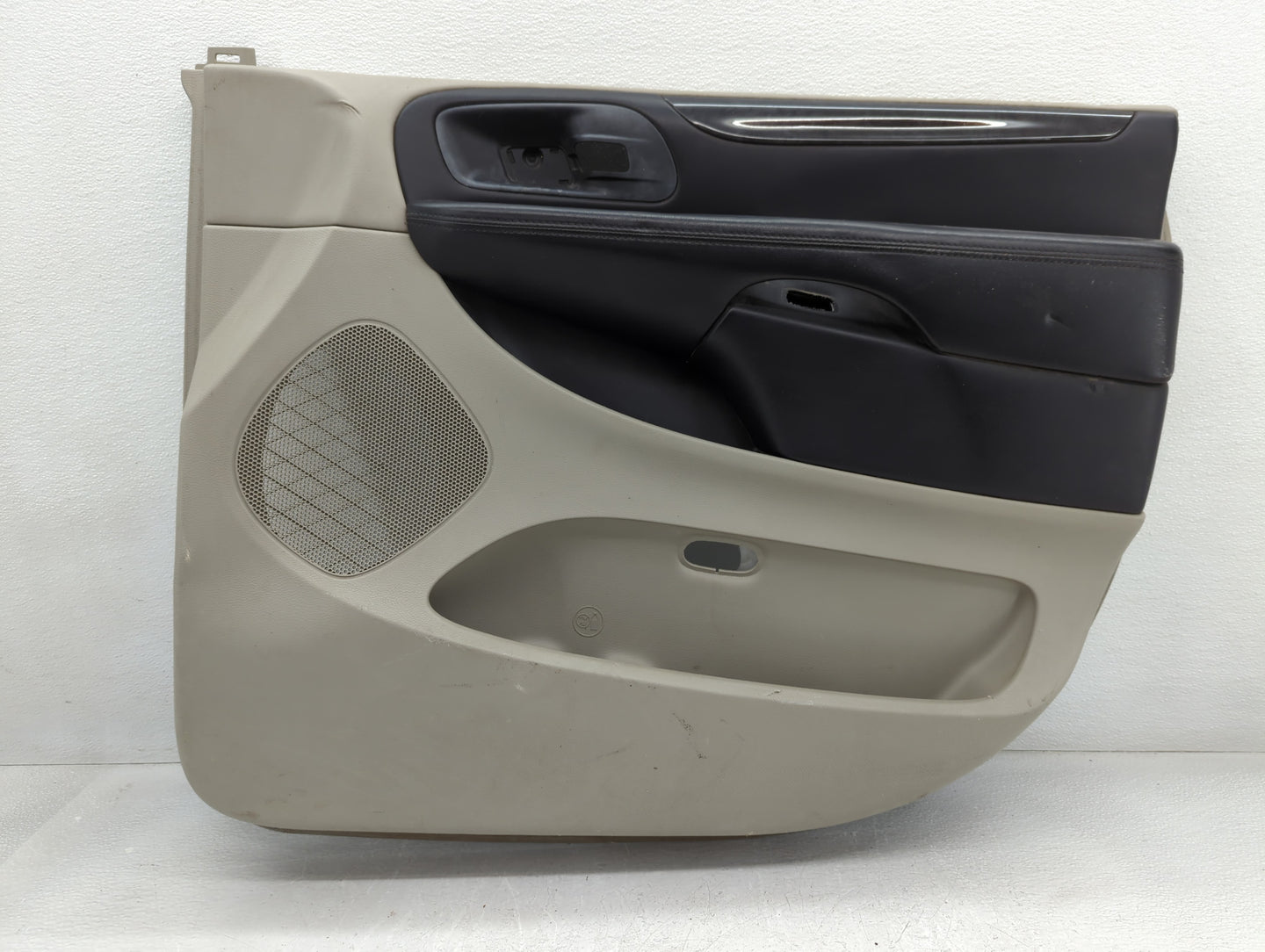 2011 Dodge Caravan Front Right Passenger Interior Door Panel Trim Grey - Oemusedautoparts1.com