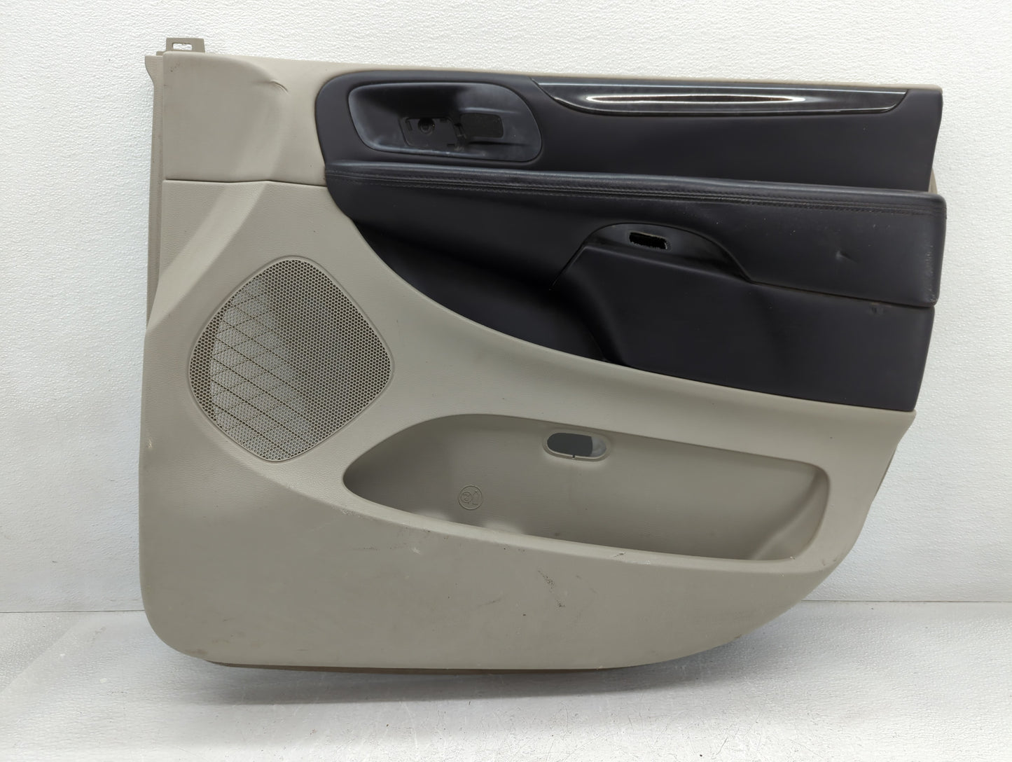 2011 Dodge Caravan Front Right Passenger Interior Door Panel Trim Grey - Oemusedautoparts1.com