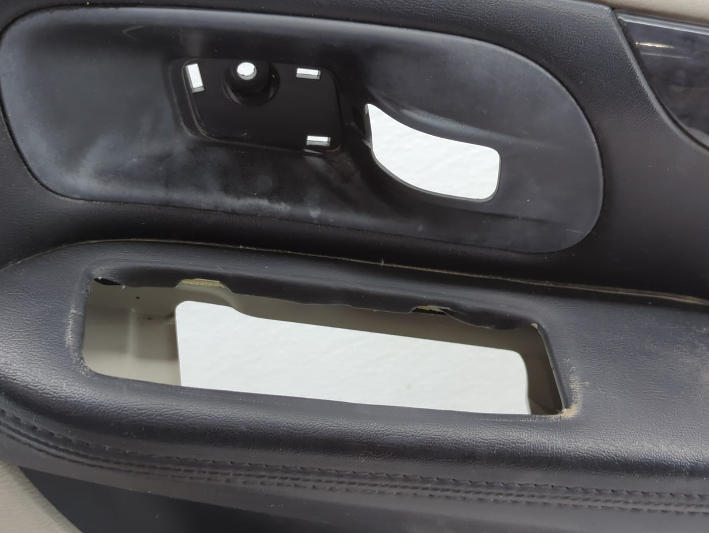 2011 Dodge Caravan Front Right Passenger Interior Door Panel Trim Grey - Oemusedautoparts1.com