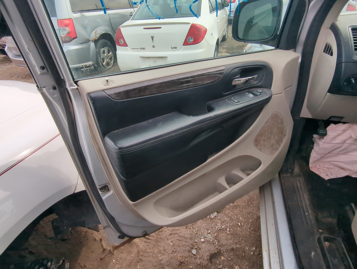 2011 Dodge Caravan Front Left Driver Interior Door Panel Trim - Oemusedautoparts1.com