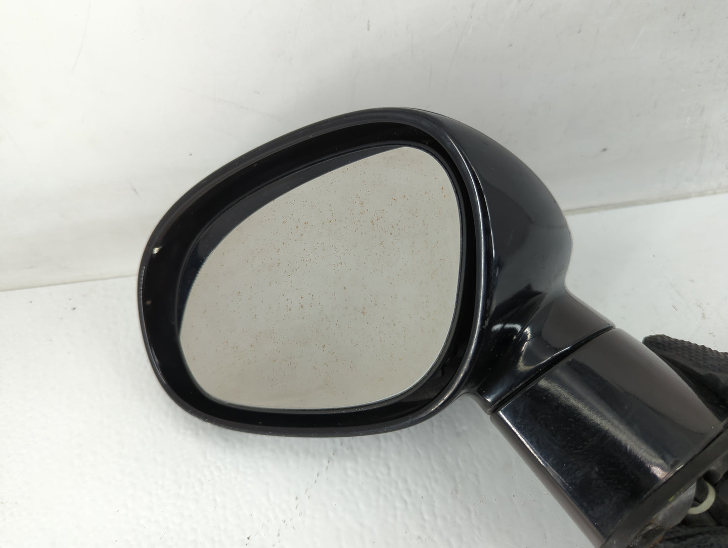 2014 Dodge Challenger Side Mirror Replacement Driver Left View Door Mirror Fits OEM Used Auto Parts - Oemusedautoparts1.com